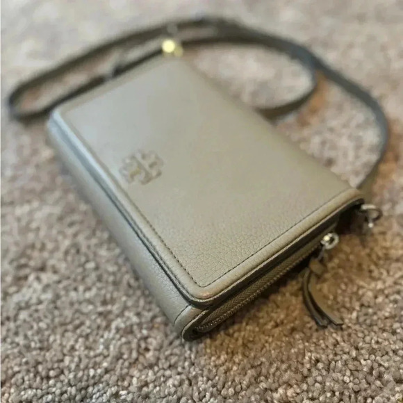 Tory Burch Thea flat crossbody - Picture 5 of 11